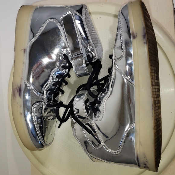 Vintage Silver Shinny High Tops| Costume Shoes| Size 38 (8 US) - Picture 6 of 7
